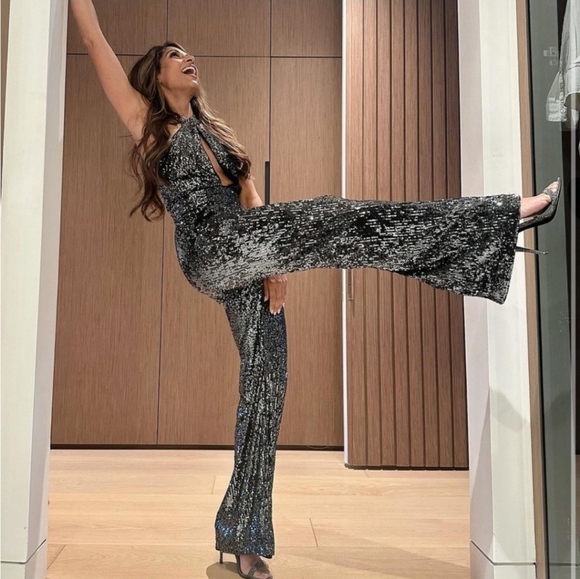 NWT ANTHROPOLOGIE Maeve Sequin Halter Jumpsuit Color: Carbon Size 4 - Picture 7 of 11